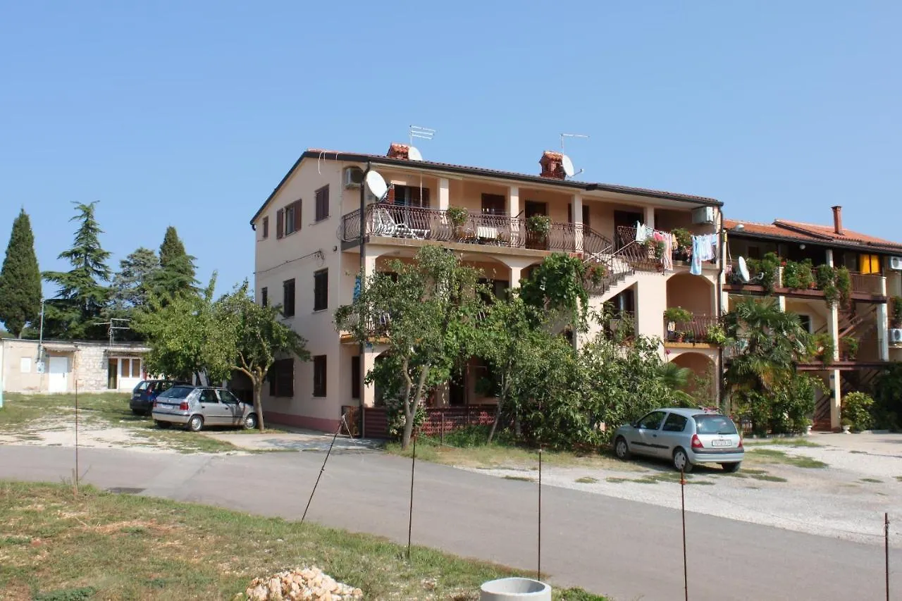 Apartments With A Parking Space Umag - 7073