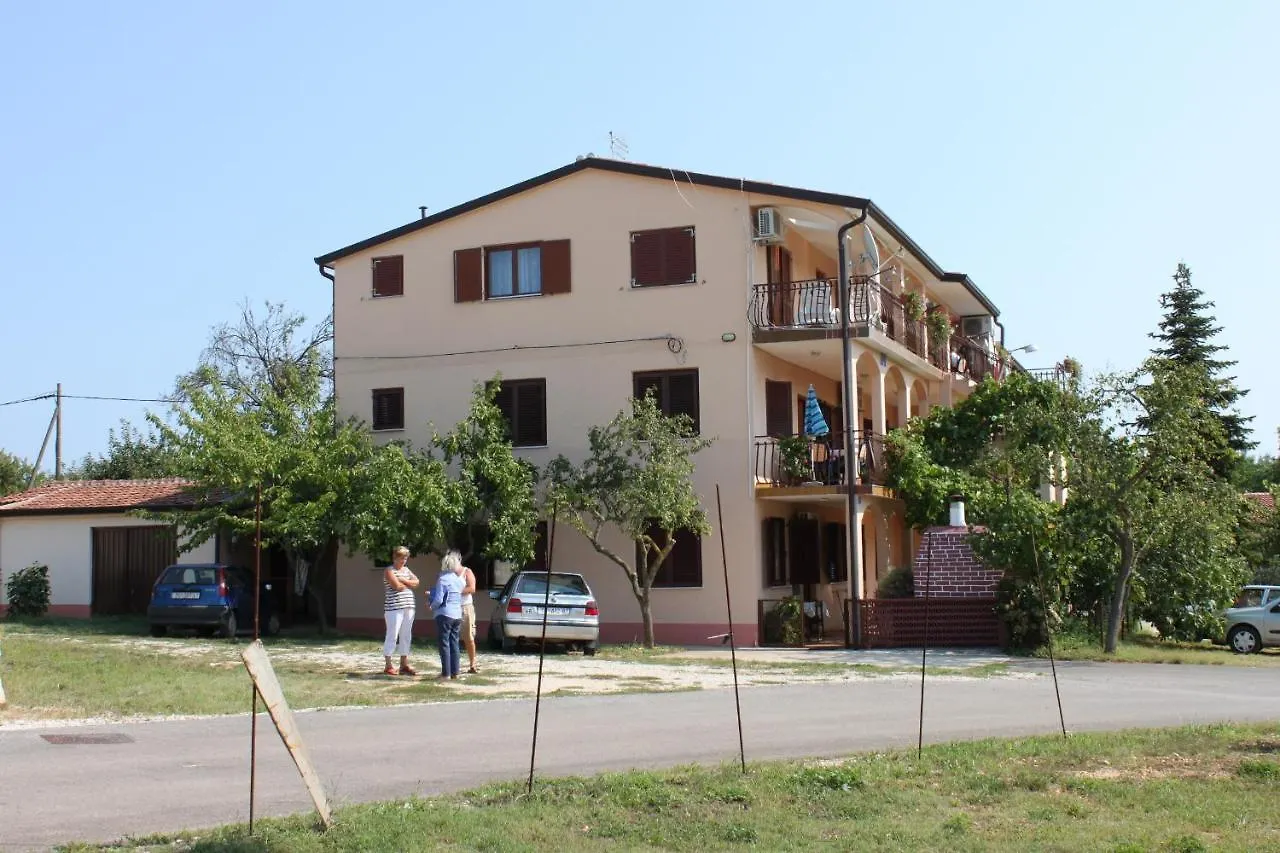 Apartments With A Parking Space Umag - 7073