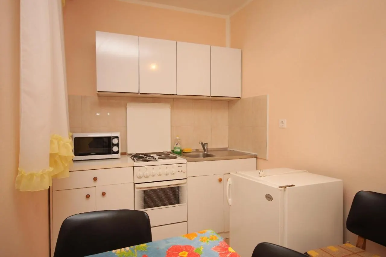 Apartments With A Parking Space Umag - 7073